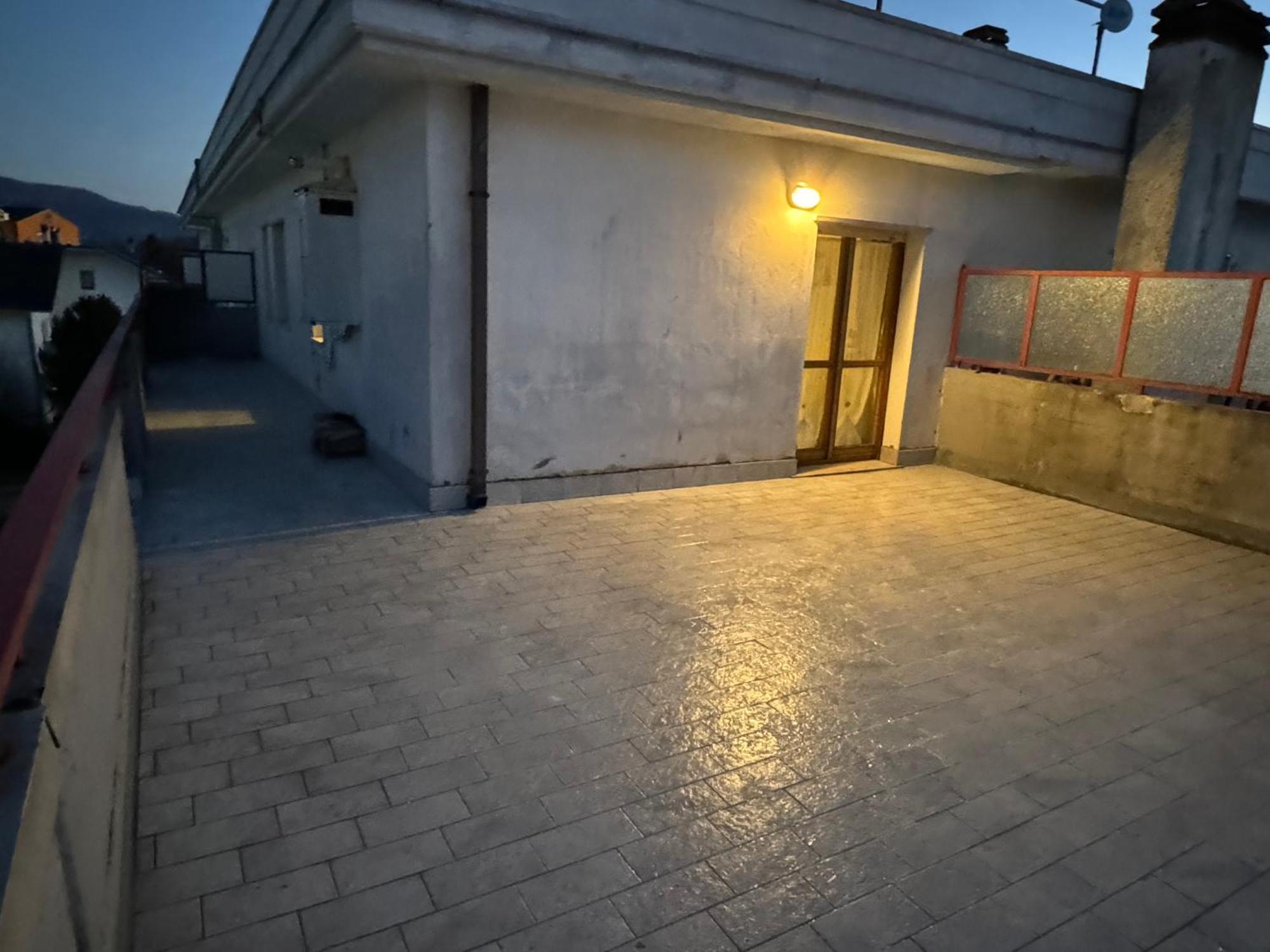 카스텔디상로 Attico - Terrazza Su Castello 아파트 외부 사진